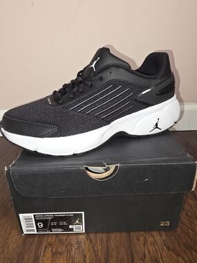 Women's Jordon Trunner Flow Shoes